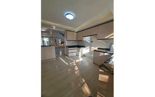 Five bedrooms for Rentals in 