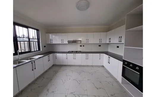 Five bedrooms for Rent in Rungiri