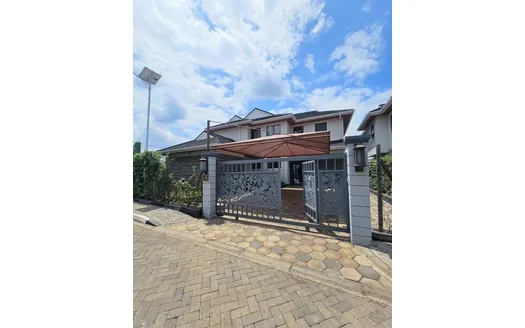 Five bedrooms for Rentals in Kiambu