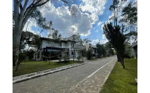 Five bedrooms for Sale in Nairobi