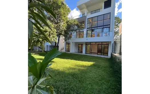 Five bedrooms for Sale in Nairobi