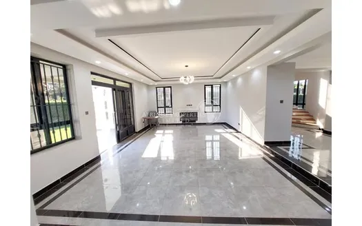 Five bedrooms for Sale in Nairobi