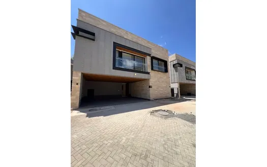 Five bedrooms for Sale in Nairobi