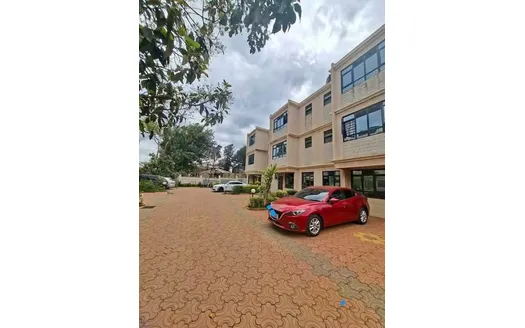 Four bedrooms for Rentals in Gitaru