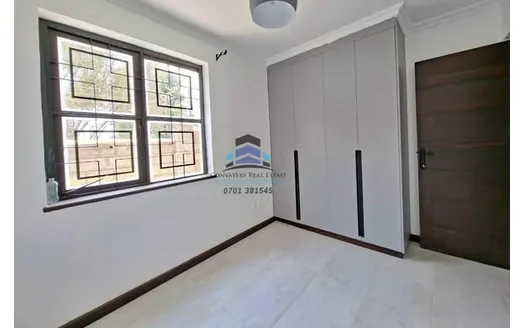 Four bedrooms for Rentals in Rungiri