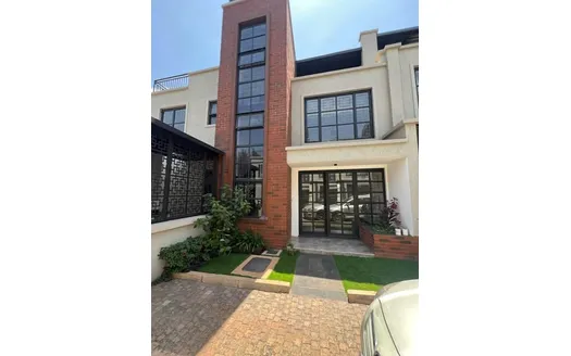 Four bedrooms for Rentals in Rungiri