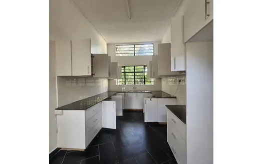 Four bedrooms for Rentals in 