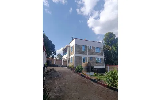 Four bedrooms for Rent in Rungiri