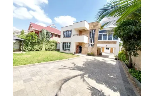 Four bedrooms for Sale in Kenyatta Road
