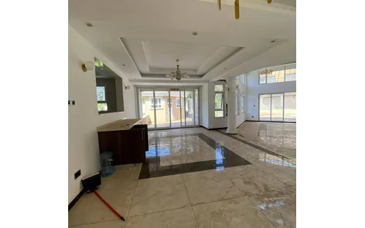 Six bedrooms for Rent in Nairobi