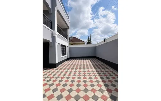 Six bedrooms for Sale in Nairobi