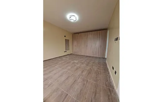 Three bedrooms for Rent in 