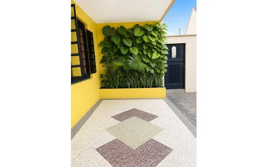 Three bedrooms for Rent in shooters
