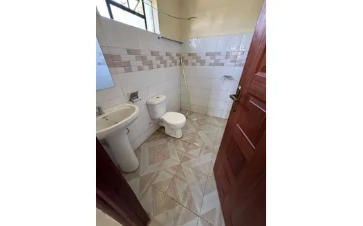 Three bedrooms for Rent in 