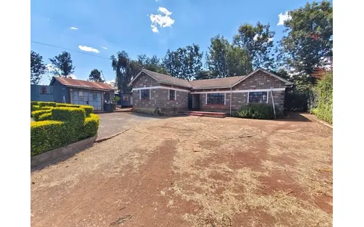 Three bedrooms for Rent in 