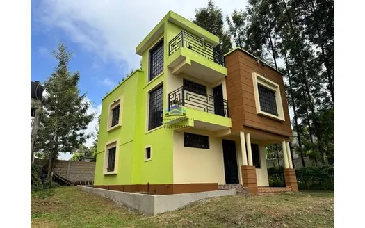 Three bedrooms for Sale in Rungiri