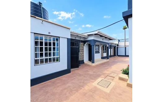 Three bedrooms for Rentals in Kenyatta Road
