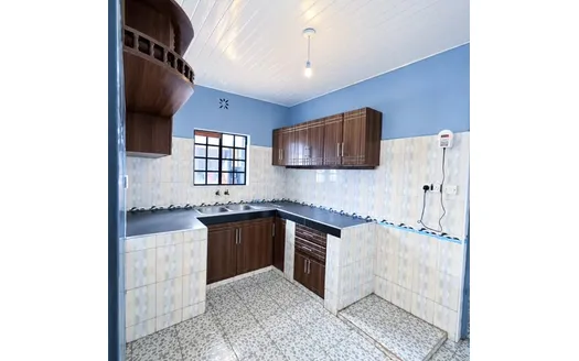 Three bedrooms for Rentals in Kenyatta Road